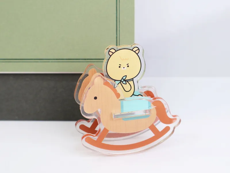 아크릴 목마