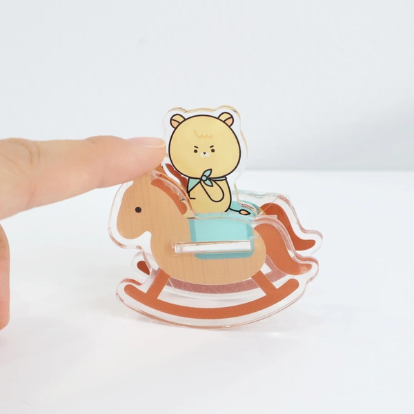 아크릴 목마
