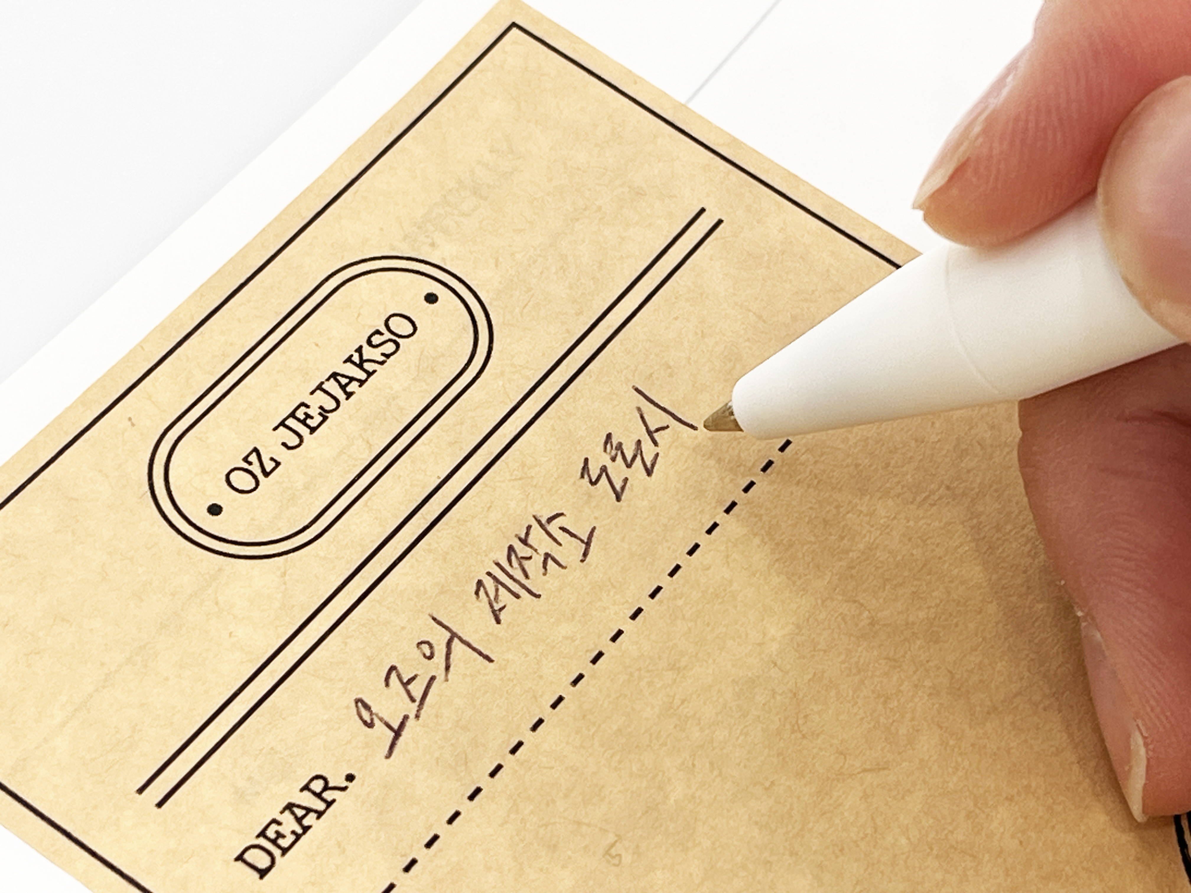 연필, 볼펜, 네임펜 등 모두 사용 가능해요