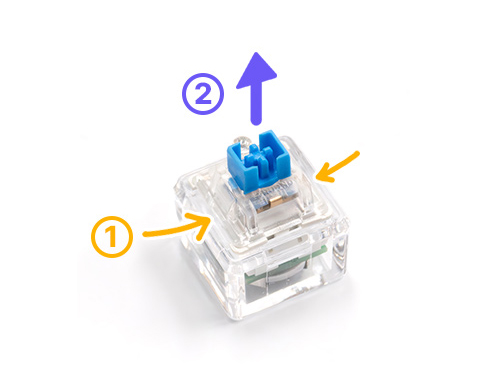 스위치 옆의 틈을 잡고 위로 뽑아
하부 케이스와 스위치를 분리합니다
