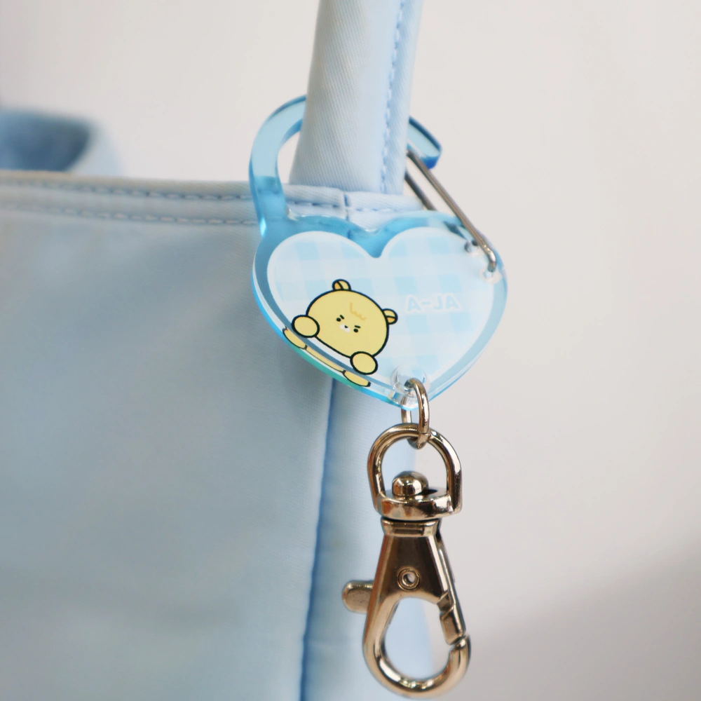 아크릴 카라비너