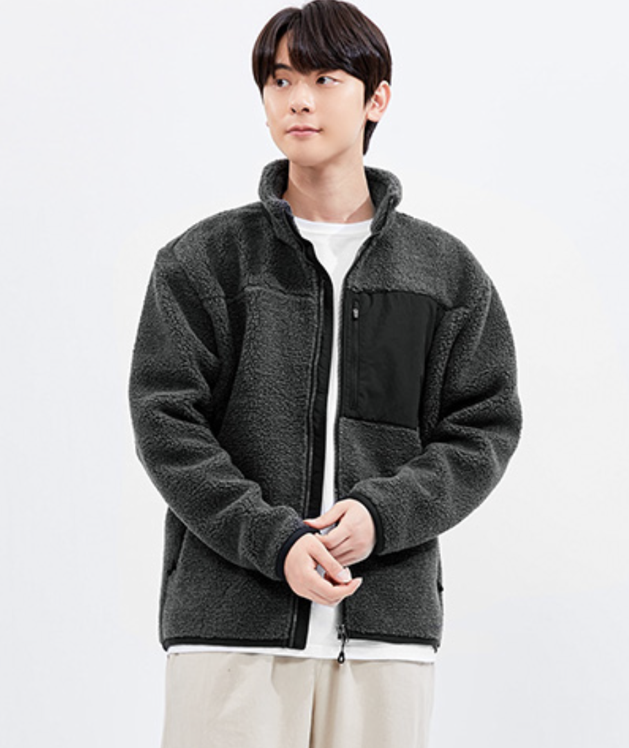 따뜻하고 주머니가 많아 편리함을 더한 헤비 후리스 자켓이에요