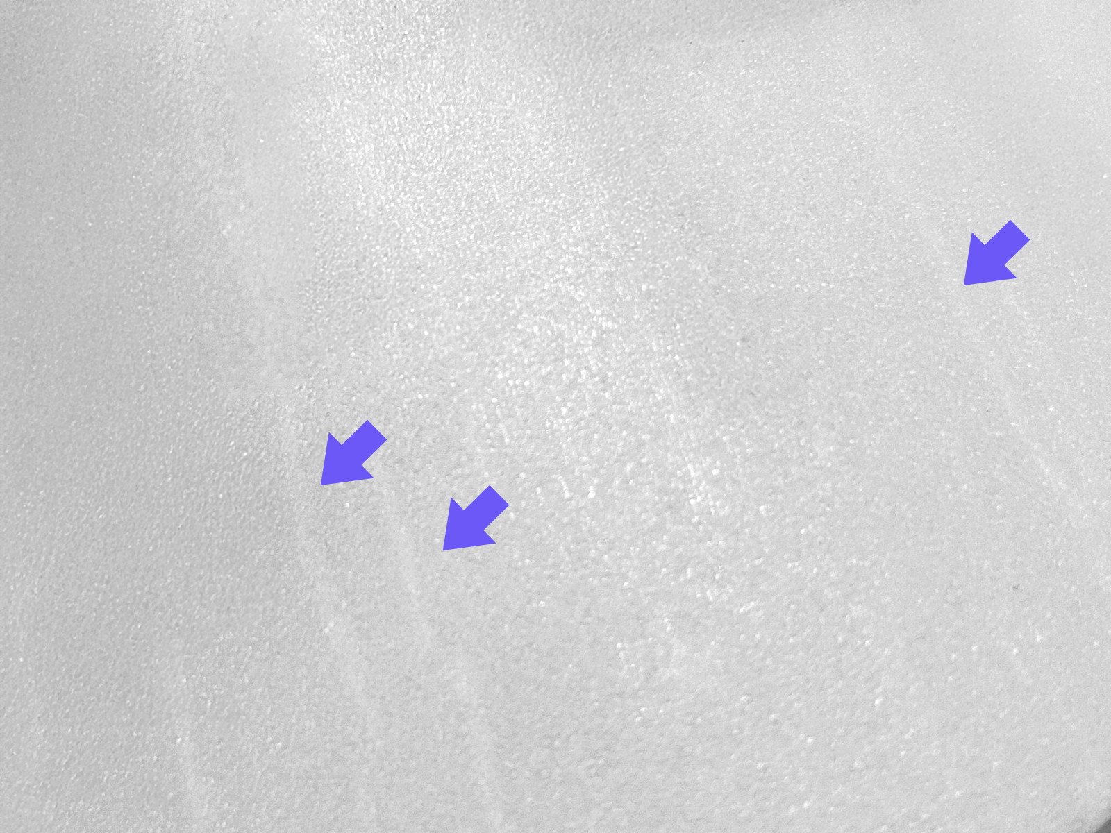 배경 컬러가 채워지지 않은 경우 도드라져 보일 수 있으며
이 경우에는 불량에 해당되지 않습니다